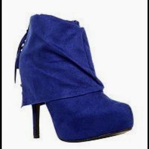 WOMEN'S ANKLE PLATFORM BOOTS (Size 9W)